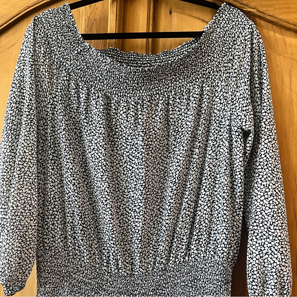 Michael Kors Sunari Navy & White Floral Off the Shoulder Dress Size: Medium - Picture 7 of 14